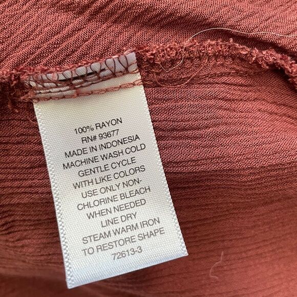 A.N.A. Rose Crepe Twist Hem Button Down S - Picture 9 of 10